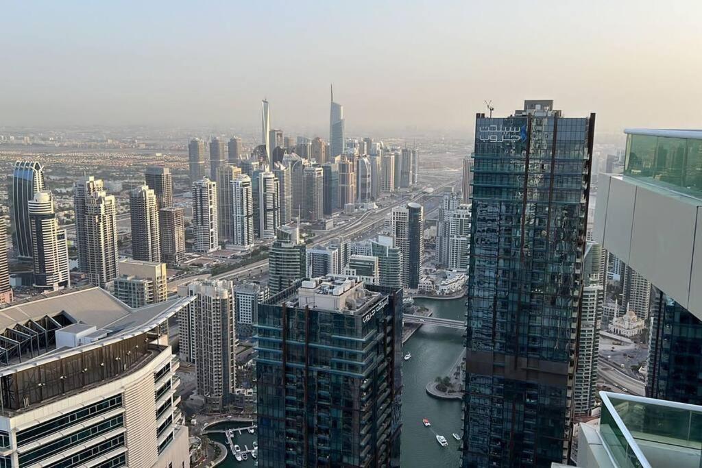 High Floor With City Skyline & Burj Khalifa View 3 Bedroom Unit Marina Dubái Exterior foto